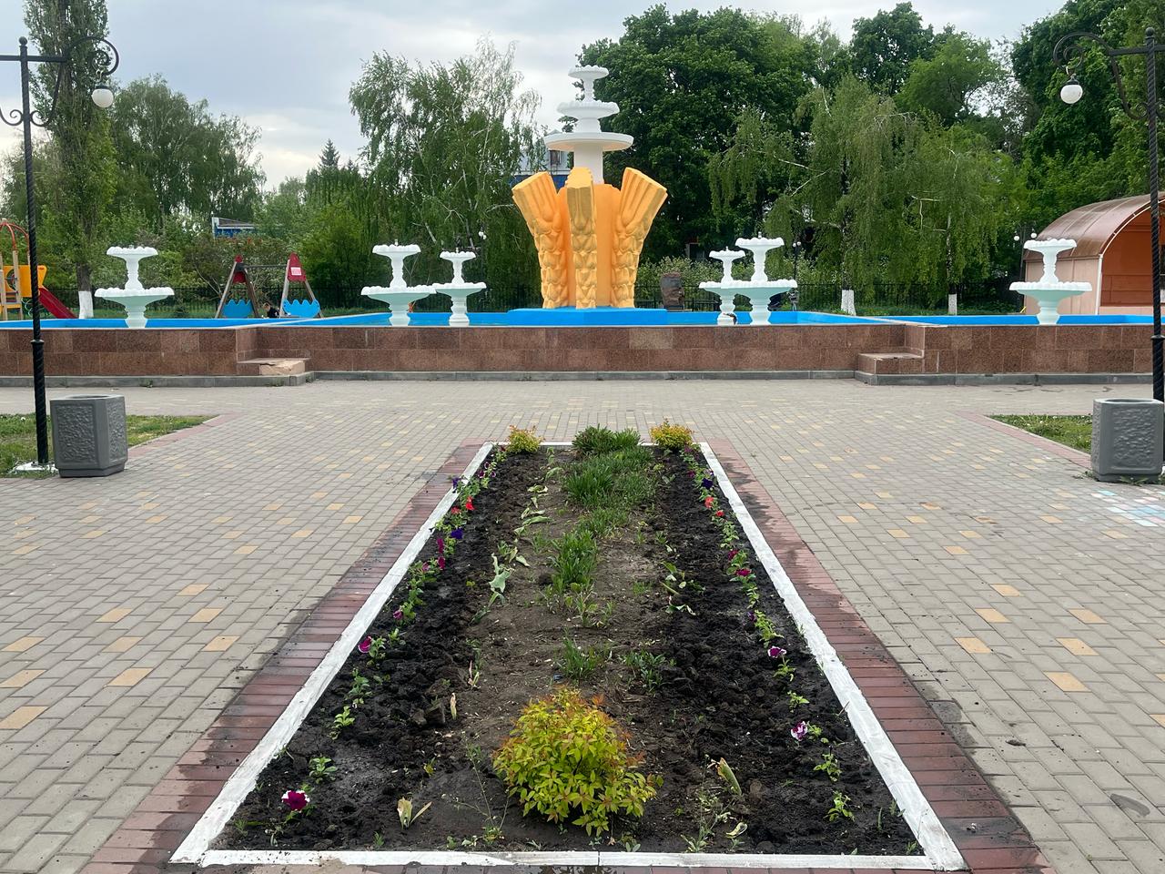 ТОС «Мечта», благодаря участию и победе в конкурсе общественно полезных проектов ТОС, сможет осуществить свой проект по благоустройству фонтана в сквере «Дружбы и согласия»..