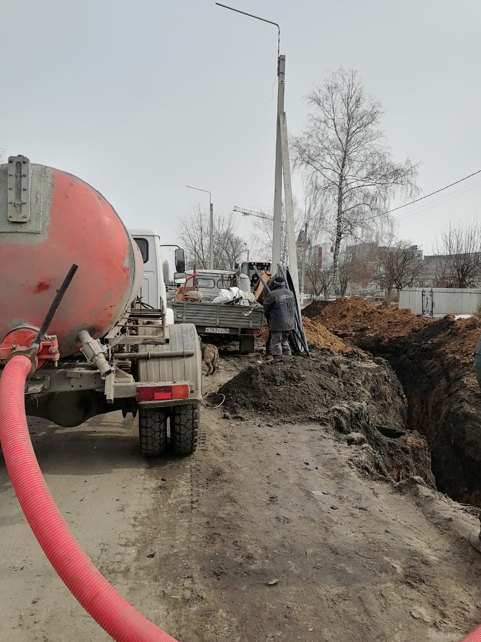 Благодаря слаженной и оперативной работе МКП НСП «ЖКХ Масловское» устранен прорыв водопровода на территории посёлка 1-го отделения совхоза «Масловский»..